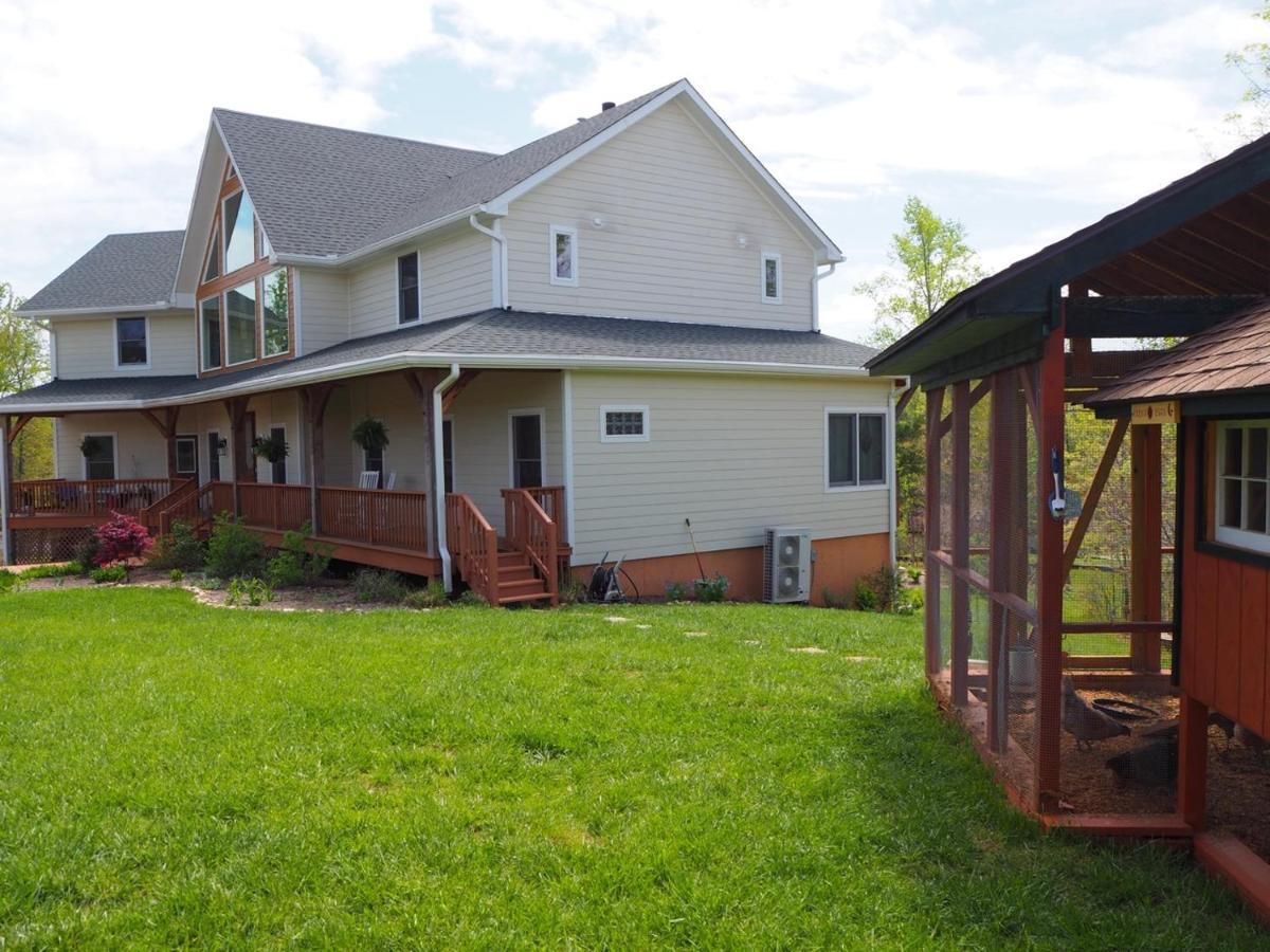 Moneta Bedford Landings Bed & Breakfast المظهر الخارجي الصورة